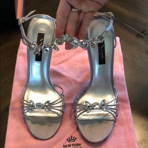 Women’s heals size 9